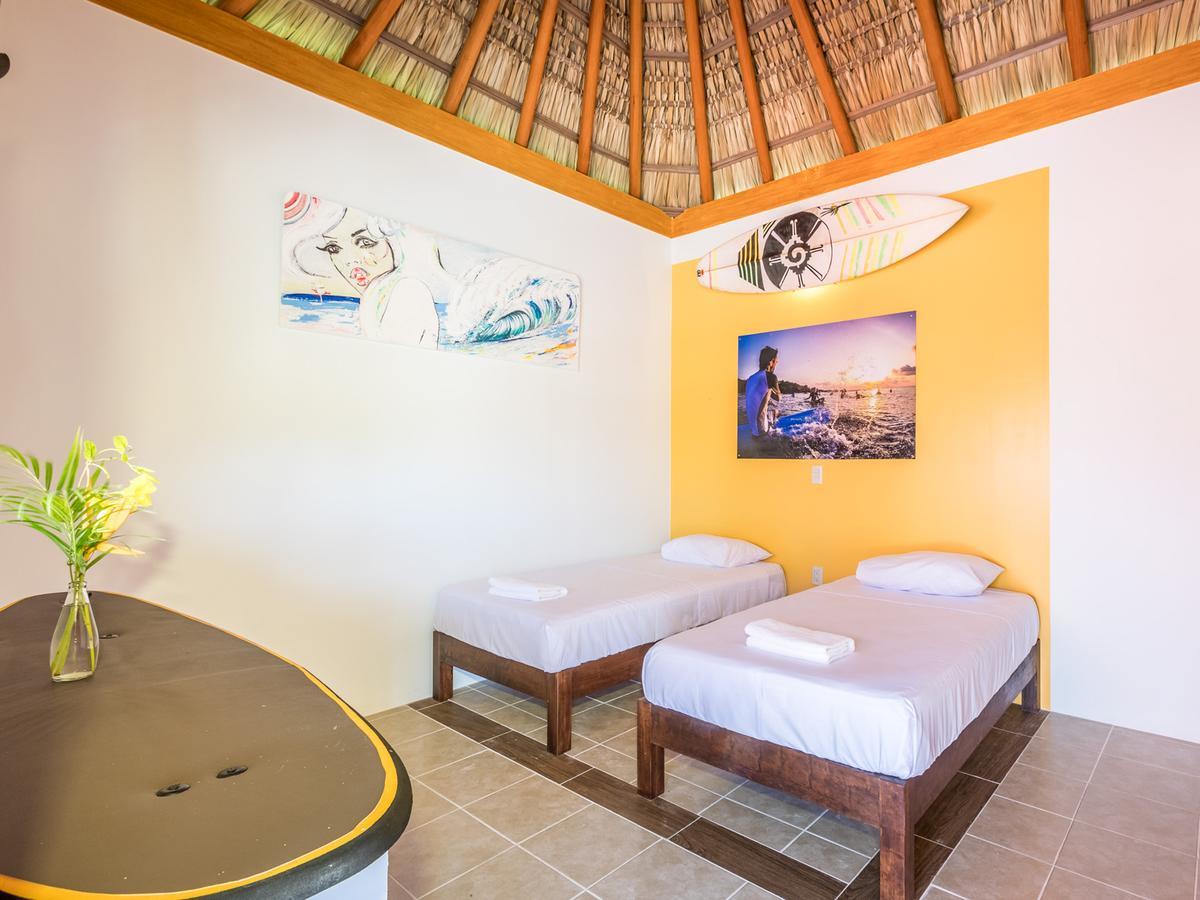 Hostel Experiencia Surf Camp Brisas de Zicatela Zewnętrze zdjęcie