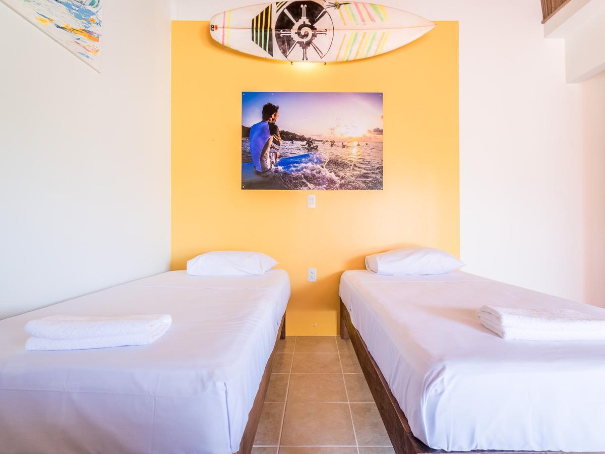 Hostel Experiencia Surf Camp Brisas de Zicatela Zewnętrze zdjęcie