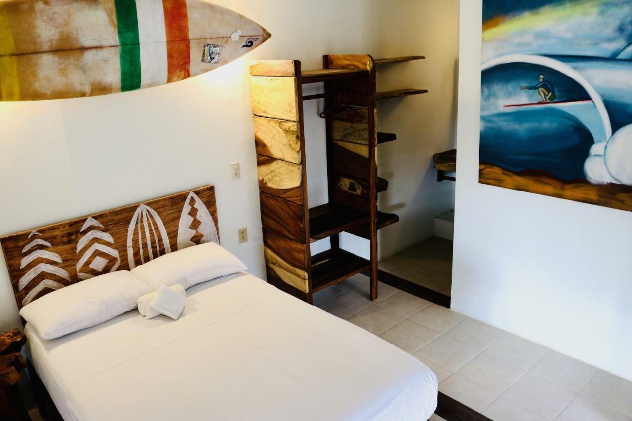 Hostel Experiencia Surf Camp Brisas de Zicatela Zewnętrze zdjęcie