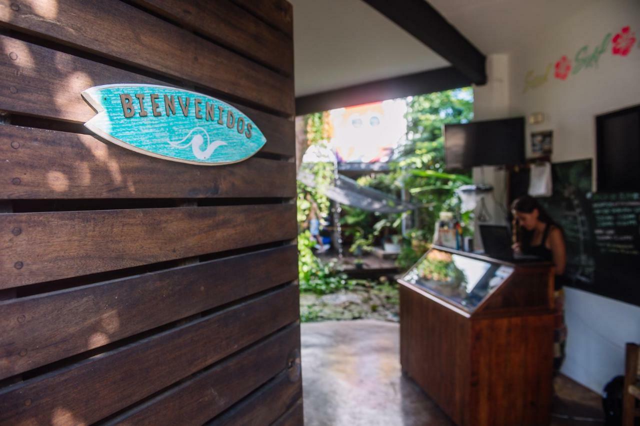 Hostel Experiencia Surf Camp Brisas de Zicatela Zewnętrze zdjęcie