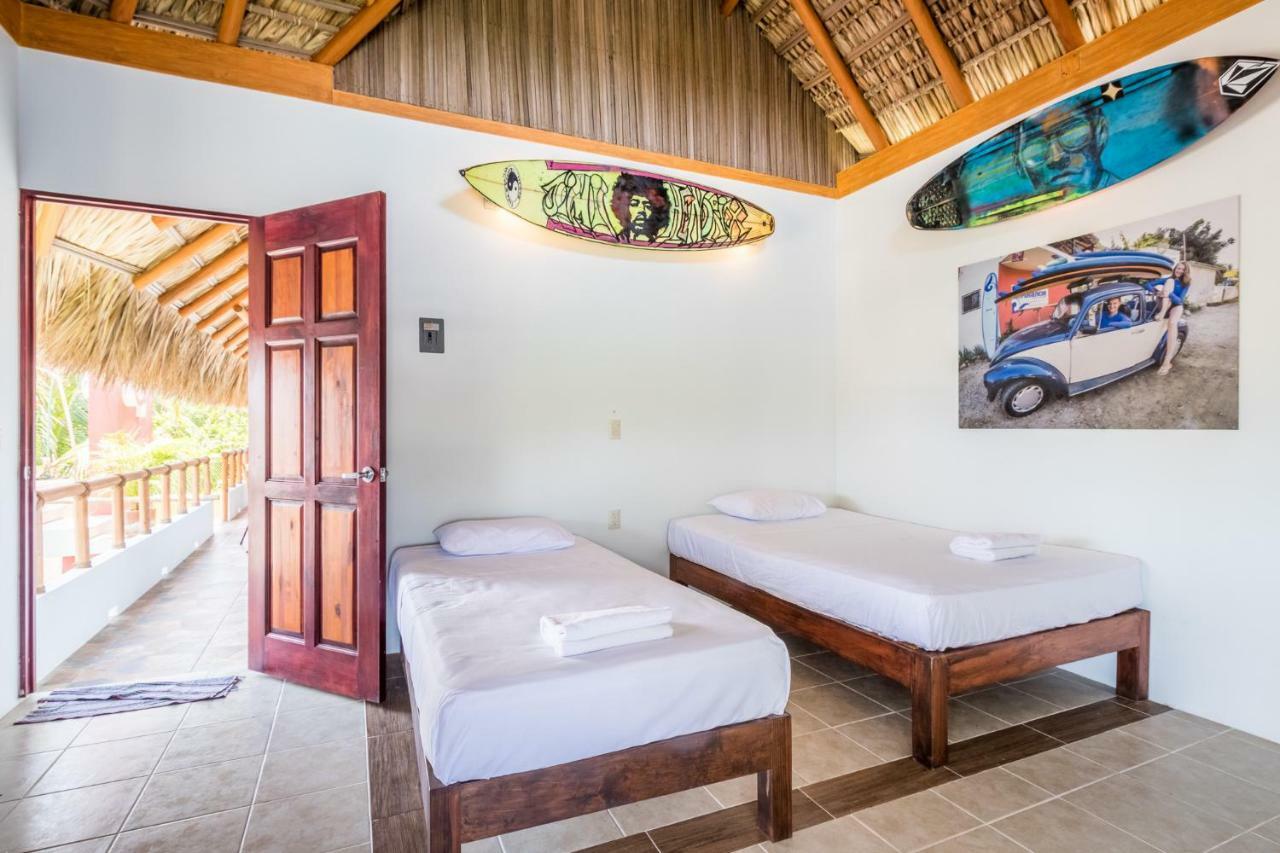 Hostel Experiencia Surf Camp Brisas de Zicatela Zewnętrze zdjęcie